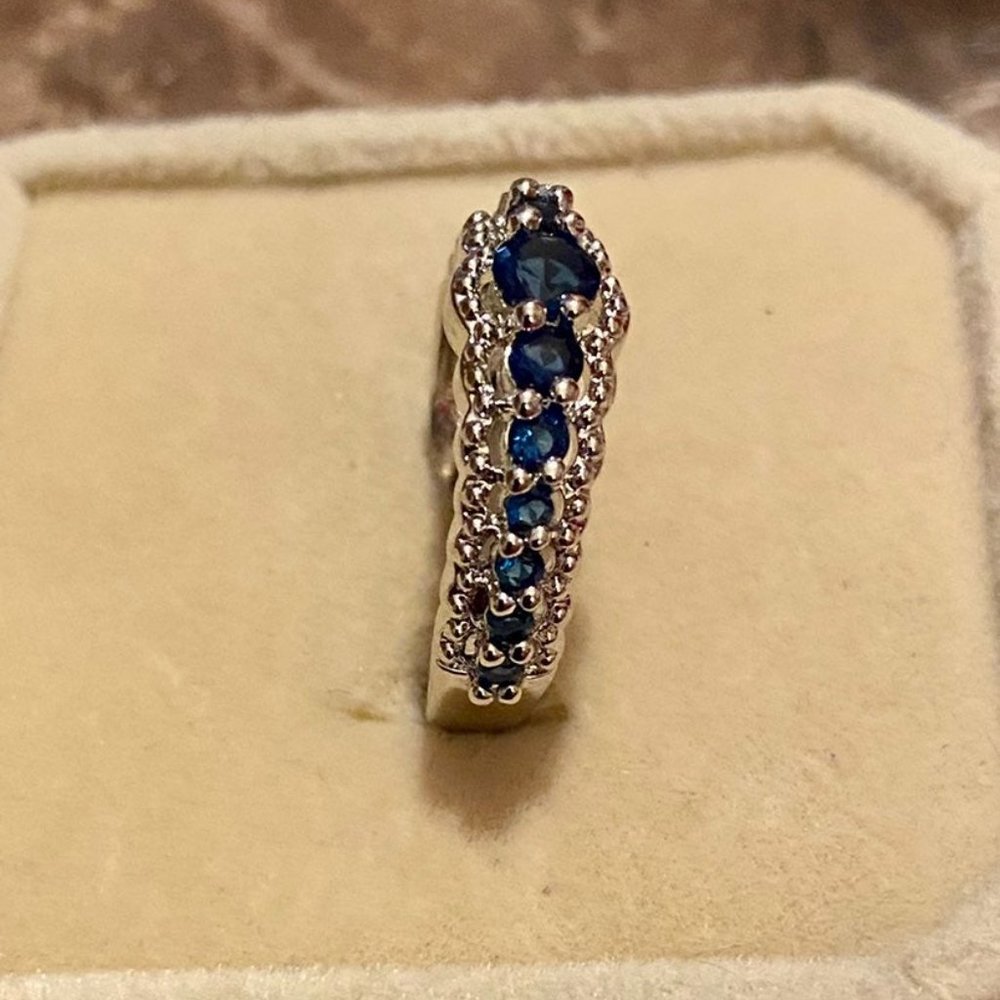 Sapphire Ring - Picture 5 of 5